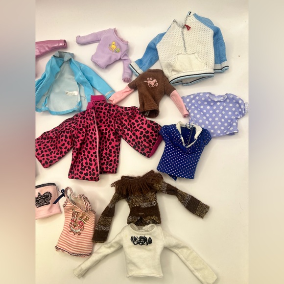 Assorted Doll Clothes Set that‎ can fit Barbie. - Picture 4 of 16